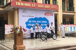 Ngày 14/11/2022 trường THCS Quảng Châu kết hợp với công ty Hon Da Vân Côi tổ chức trương trình " An toàn giao thông cho nụ cười ngày mai"
